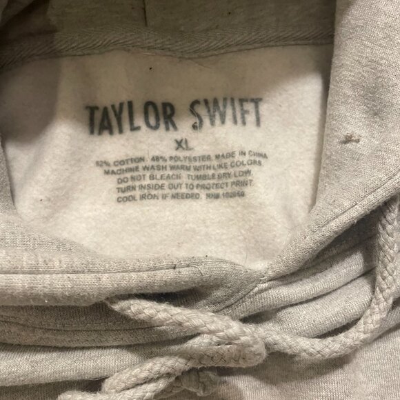 Taylor Swift Red Taylor's Version Hoodie XL - Picture 3 of 5